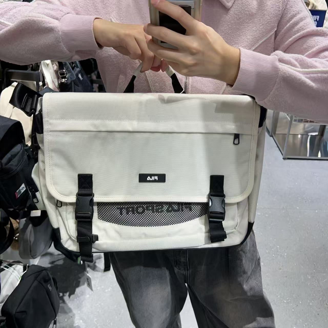 韓國 FILA Mesh Medium Messenger Bag【FA101】
