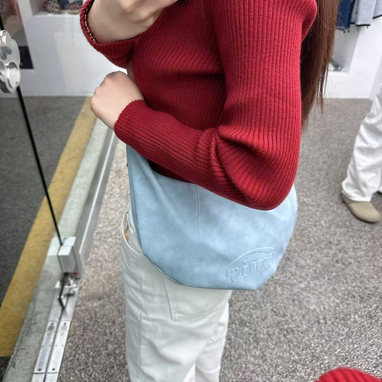 韓國 EMIS Logo Embossed Half Moon Bag【ES096】