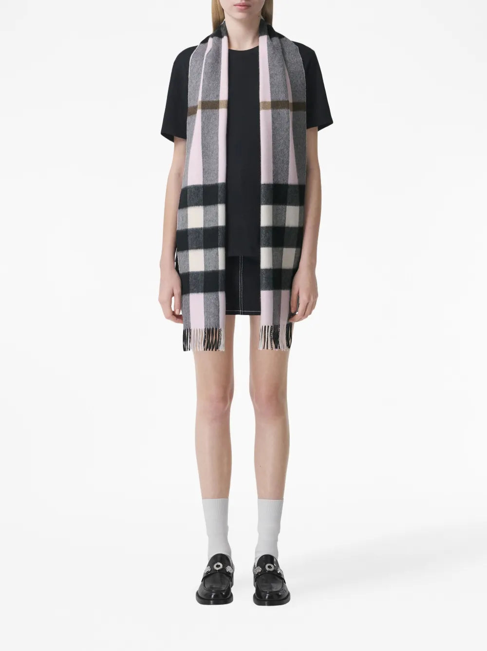 Burberry Muffler (訂金$500,總售價為 $4,048)【SE293】