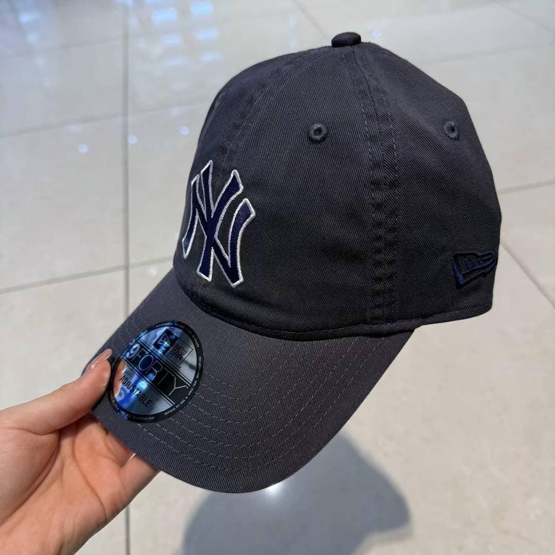 New Era MLB New York Yankees Black Mini Metal Ball Cap NE045