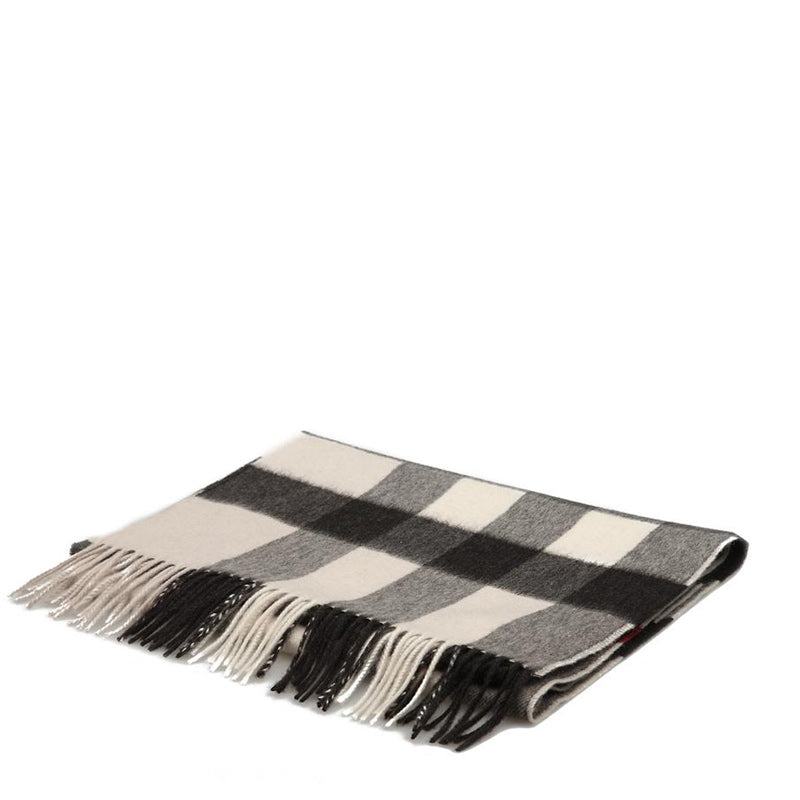 Burberry Muffler (訂金$500,總售價為 $3,198)【SE216】