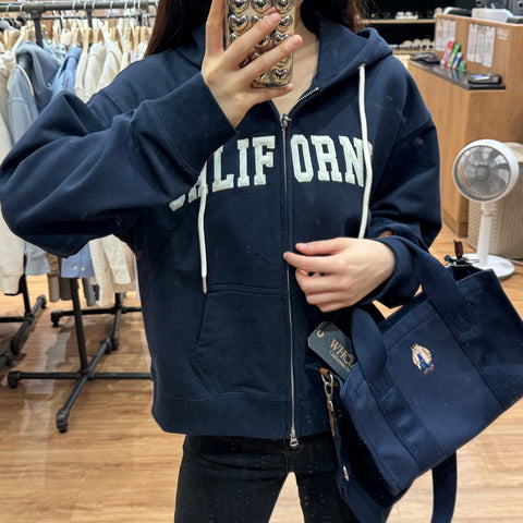 韓國 Who.A.U Patch Crop Hood Zip-up【WA042】 - STT Mall HK 靚太網購