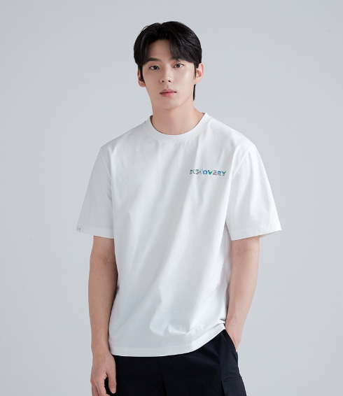 韓國 Discovery Athleisure Typography Graphic T-shirt【DY173】