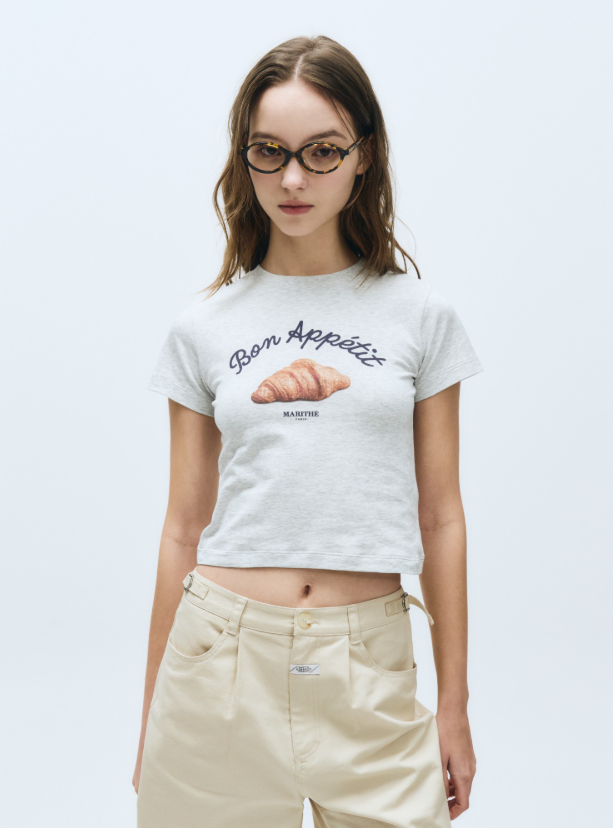 韓國 Marithe Francois Girbaud Women's SLIM FIT BREAD GRAHPIC CROP T-SHIRT【MF490】