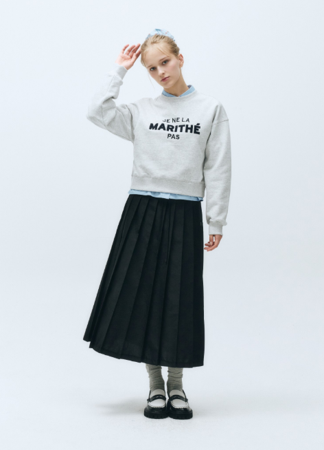 韓國 Marithe Francois Girbaud W APPLIQUE LOGO CROP SWEATSHIRT【MF325】