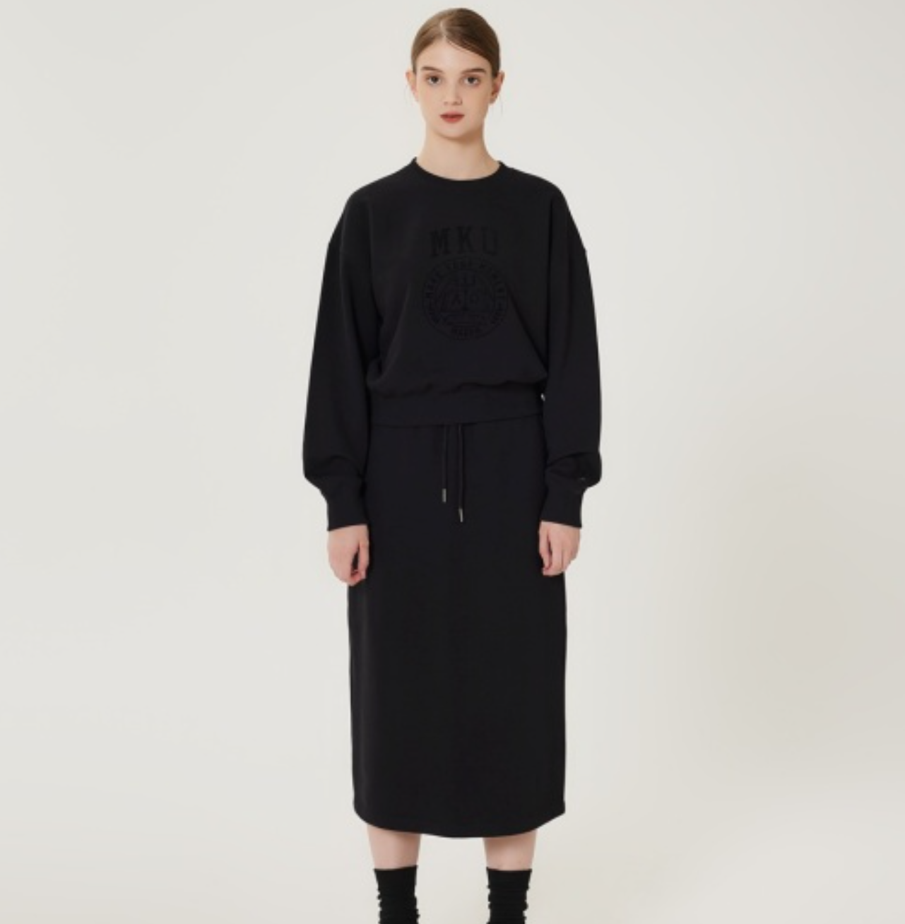 韓國 Markm Women's M Logo Crop Sweatshirt【MA312】
