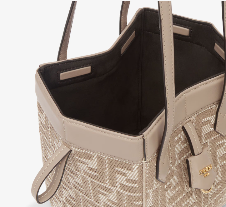 Fendi Bag (訂金$500,總售價為 $10,288)【SE109】