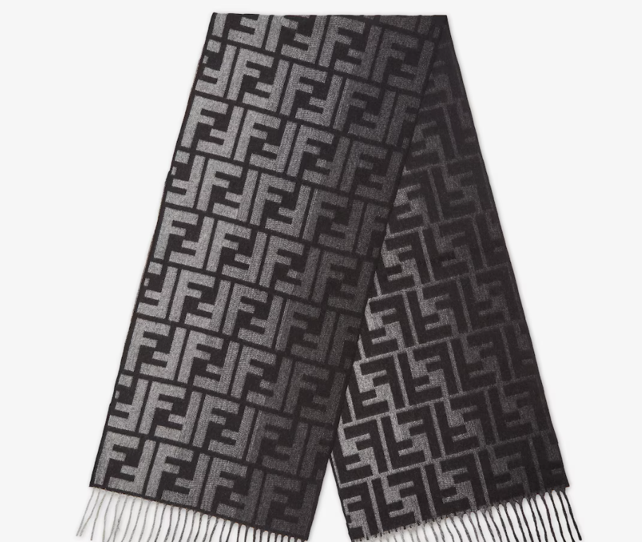 Fendi Muffler (訂金$500,總售價為 $3,568)【SE298】