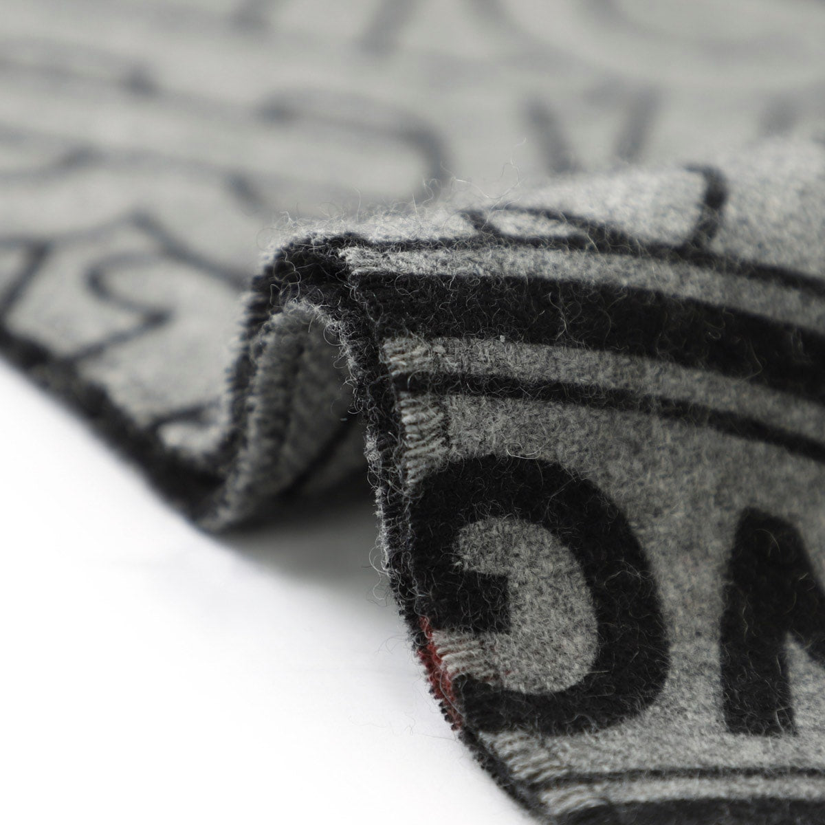 Burberry Muffler (訂金$500,總售價為 $3,868)【SE294】