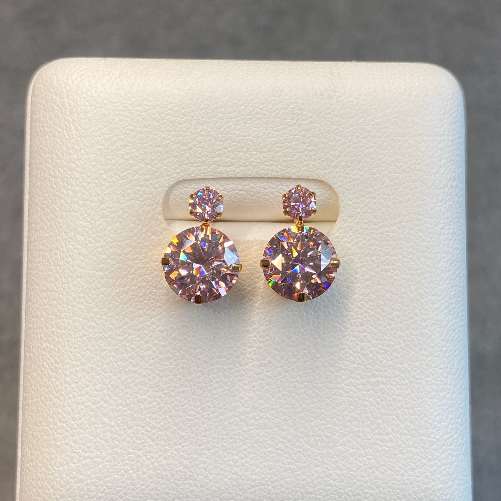 日本直送 光影雙星粉莫桑鑽金耳釘【JS424】