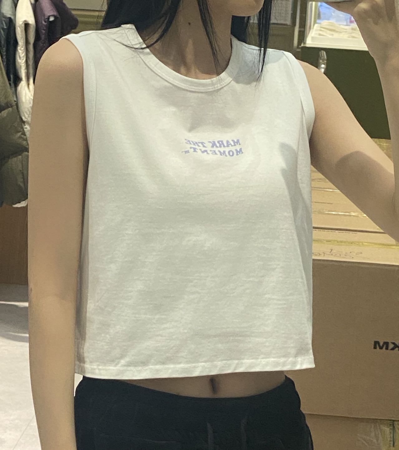 韓國 Markm WAVE SLOGAN SLEEVELESS CROP T-SHIRT【MA052】 - STT Mall HK 靚太網購