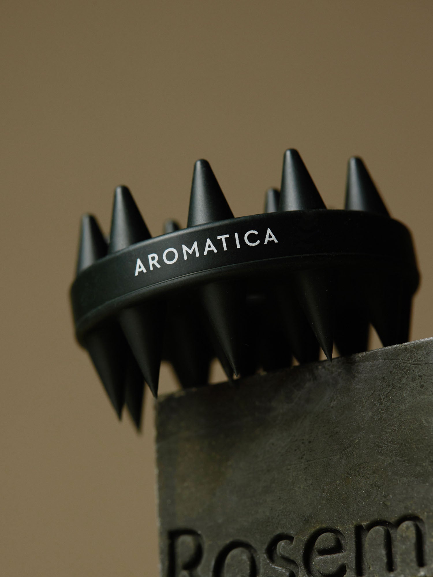 【贈品】Aromatica 雙效頭皮護理洗髮刷