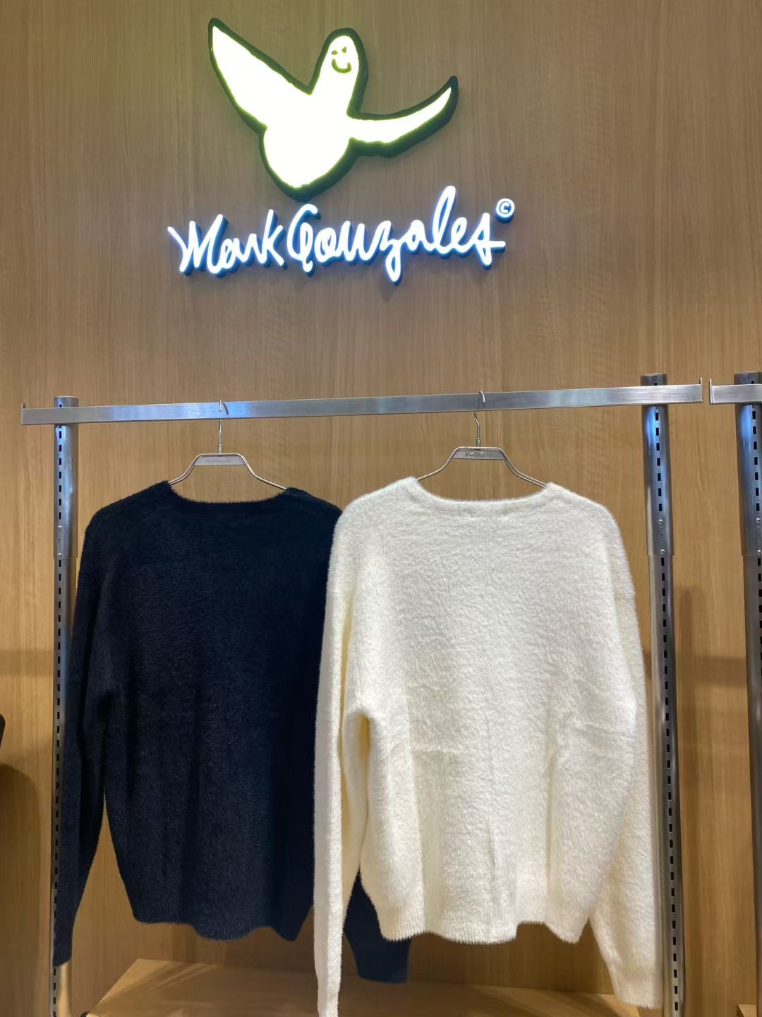 韓國 Mark Gonzales Angel Hairy V-Neck Knit Cardigan【MG164】