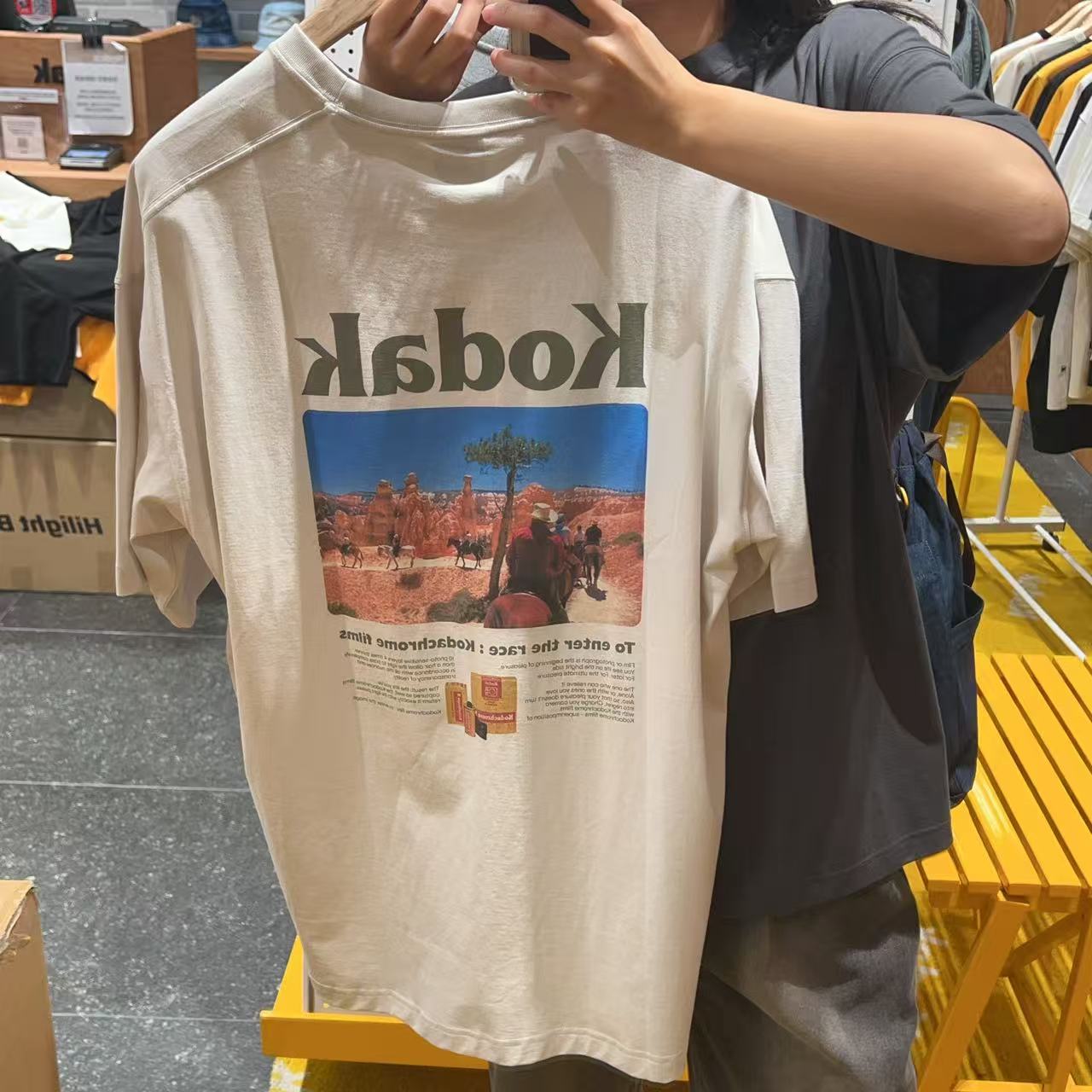韓國 Kodak Scenery Back Graphic Short Sleeve T-Shirt【KK001】