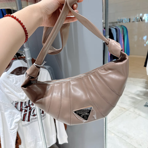 韓國 HANAHAII Croissant bag【HA043】 - STT Mall HK 靚太網購
