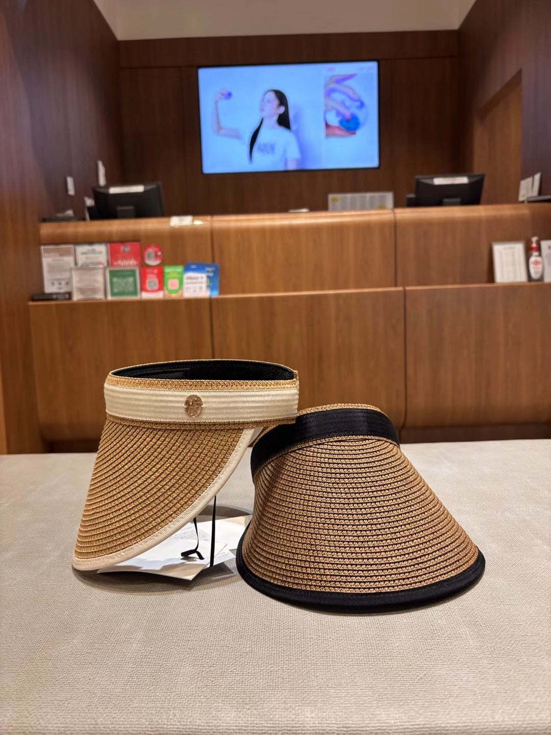 韓國 Marithe Francois Girbaud CIRCLE LOGO RAFFIA SUN VISOR【MF585】