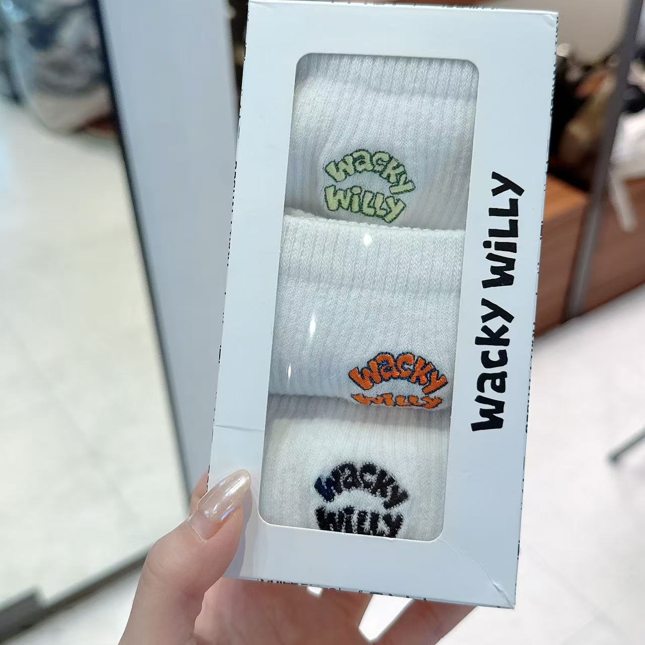 韓國 Wacky Willy 3 Pack of Typo Logo Embroidered Socks【WW068】