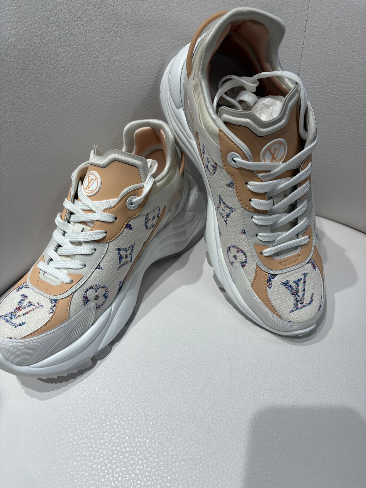 全新LV 米色運動波鞋 訂金 $500 總售價 $5988【JS488】