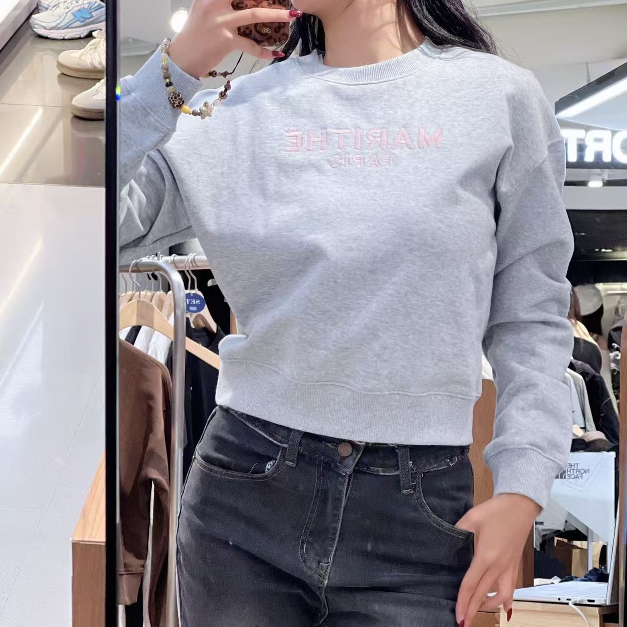 韓國 Marithe Francois Girbaud W Hand-Drawn Logo Crop Sweatshirt【MF721】