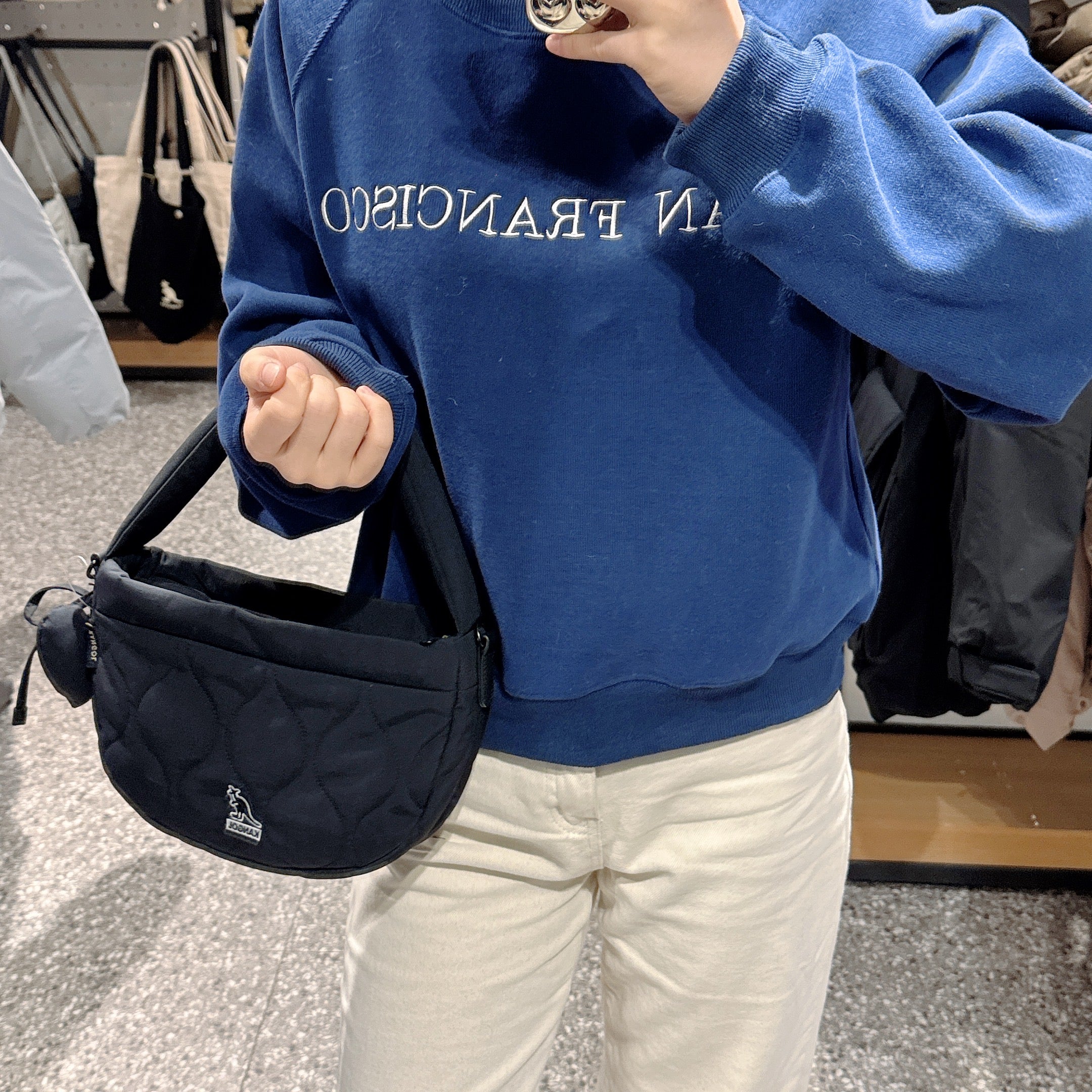 韓國 KANGOL WH Quilt Round Crossbody Bag【KL005】