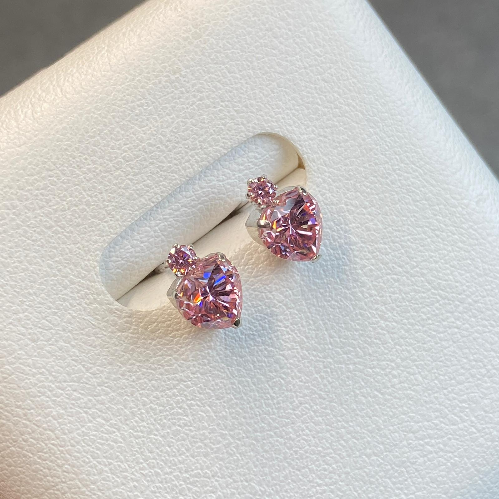 日本直送 粉色桃心莫桑鑽金耳釘【JS381】