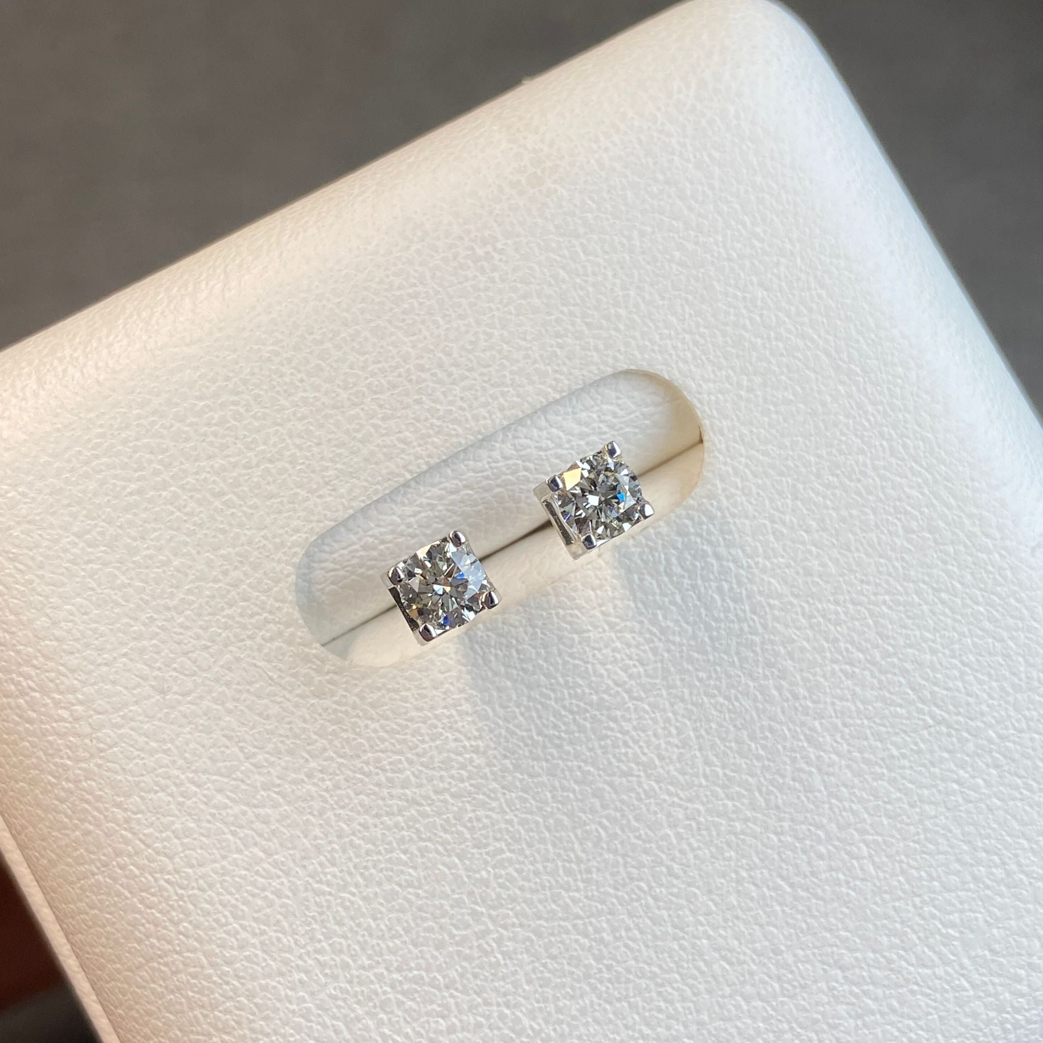 日本直送 精品牛頭方晶鑽石耳釘【JS375】