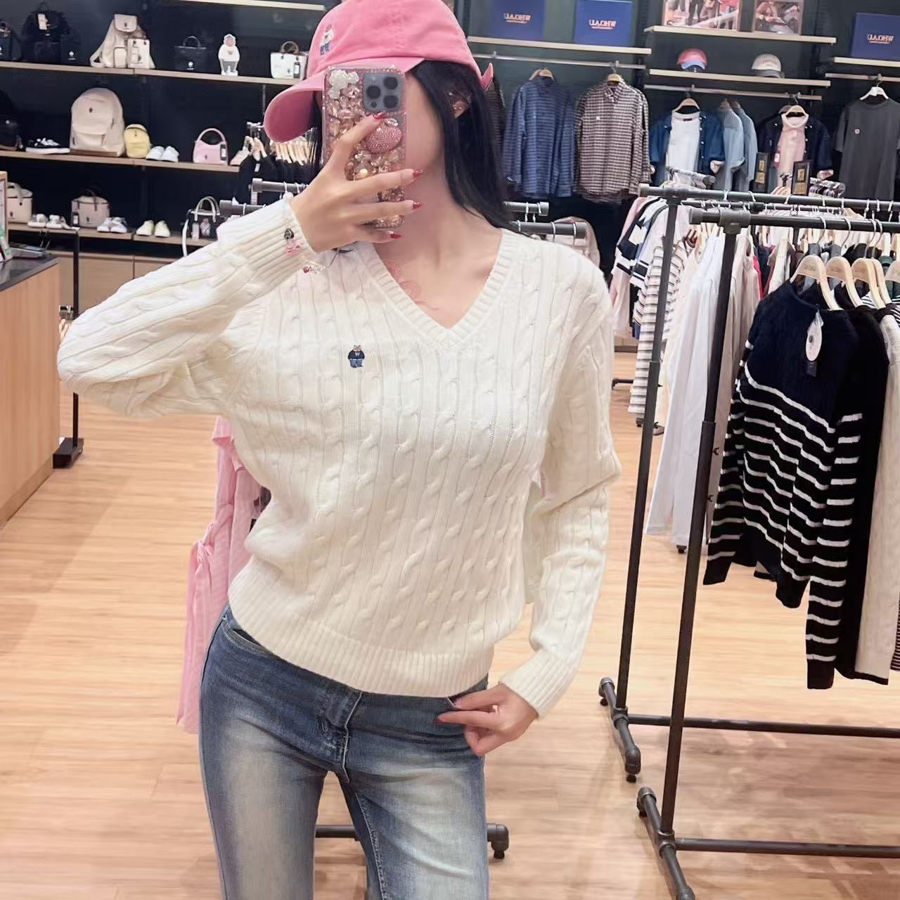 韓國 Who.A.U Steve V-neck Cable Sweater【WA186】