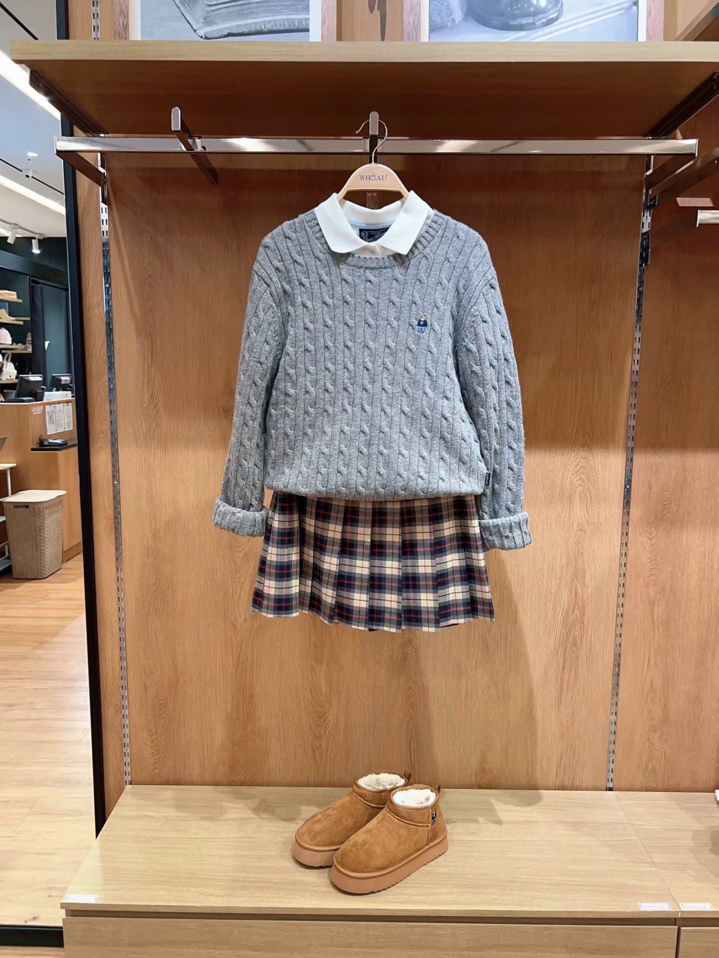 韓國 WhoAU Steve Cable R-neck Pull over【WA193】