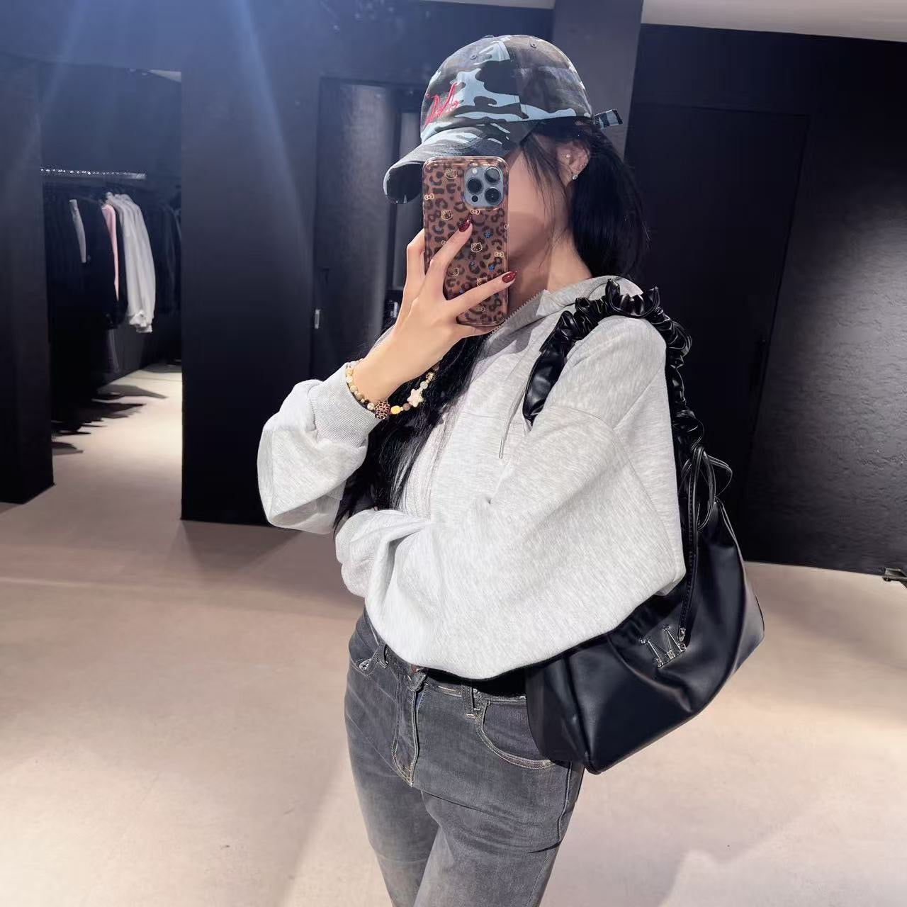 韓國 Mucent Roussel Metal Logo Shirring Cross Bag【MU108】