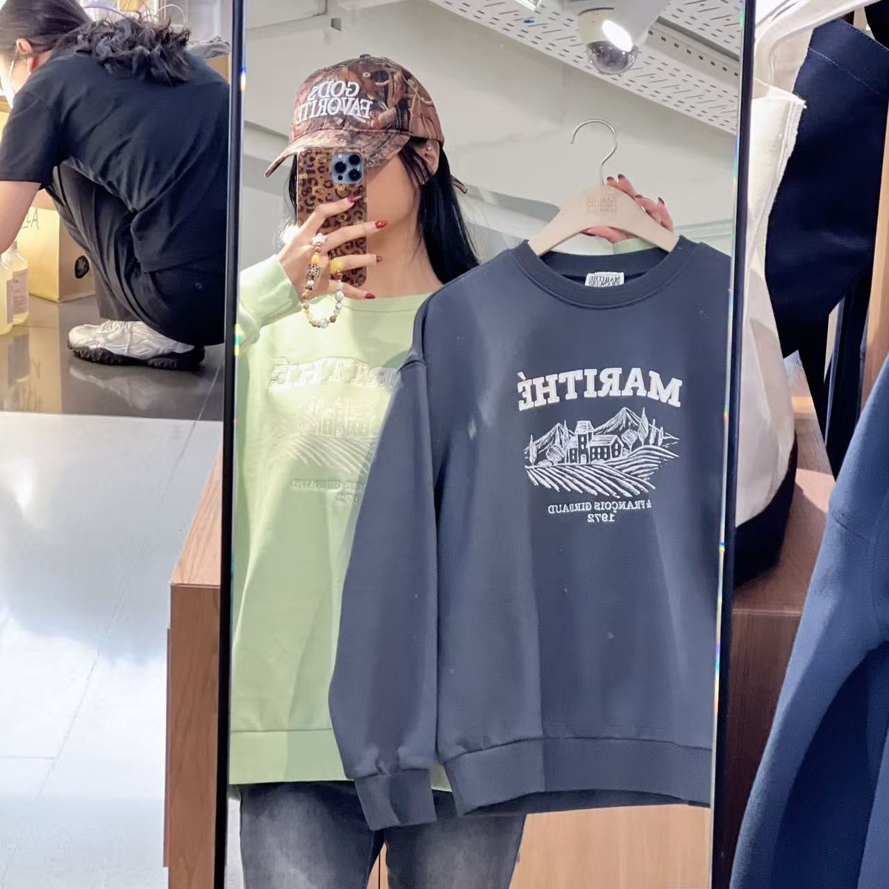 韓國 Marithe Francois Girbaud Winery Applique Logo Over Fit Sweatshirt【MF672】