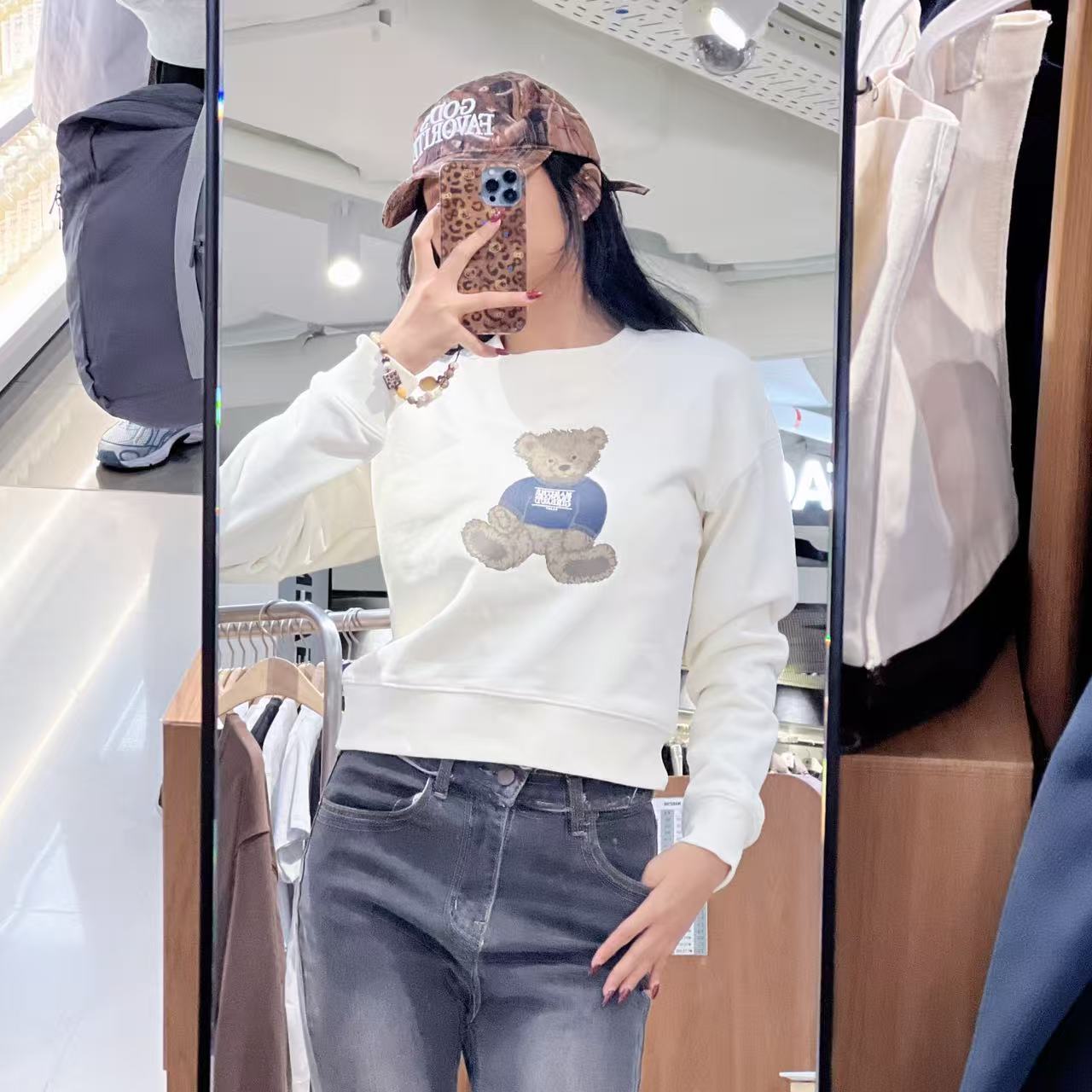 韓國 Marithe Francois Girbaud W Doodle Bear Crop Sweatshirt【MF656】