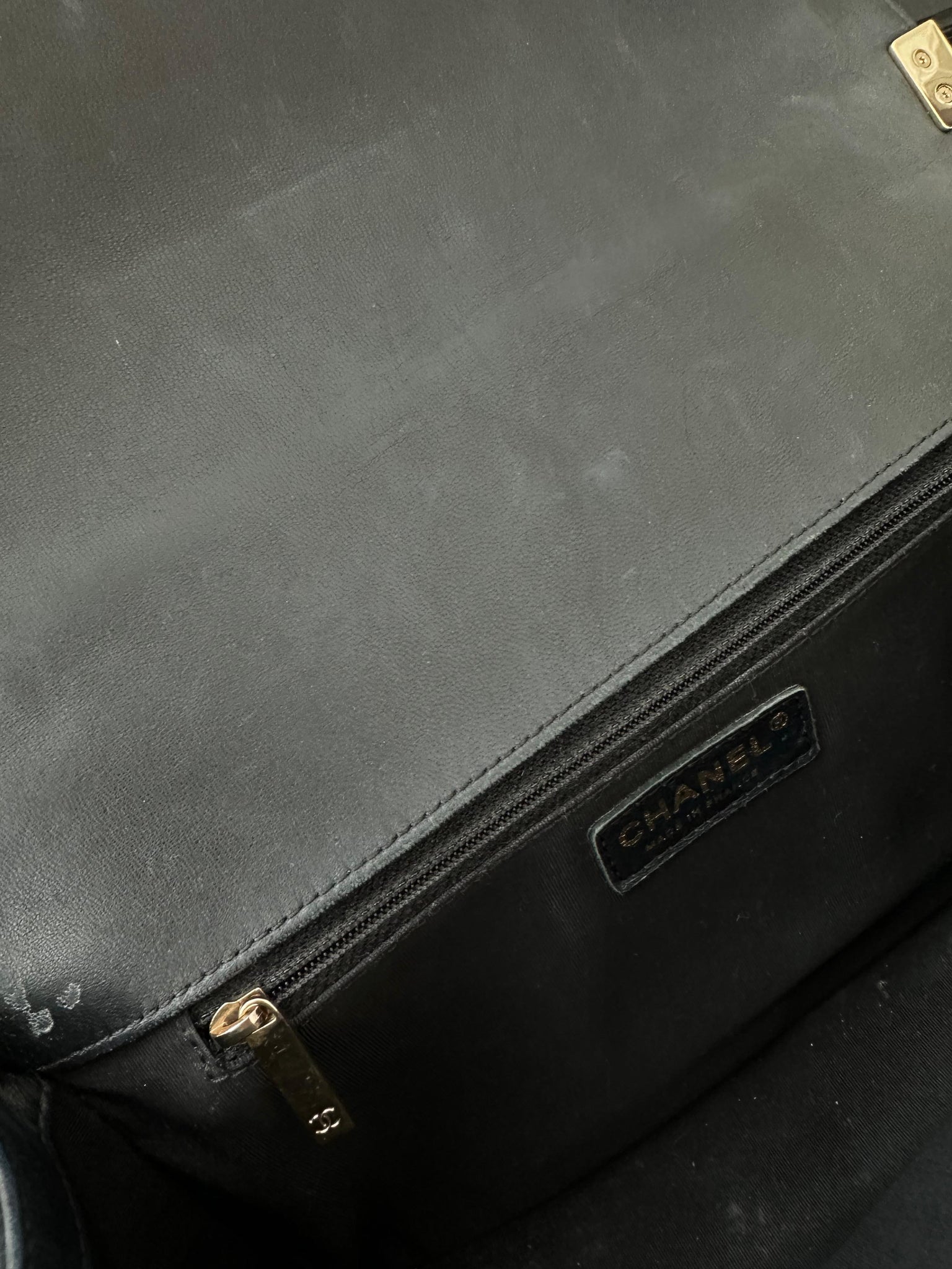 【Preloved】經典Boy Chanel 羊皮手袋 (訂金$3000,總售價為 $33,800)【ST033】