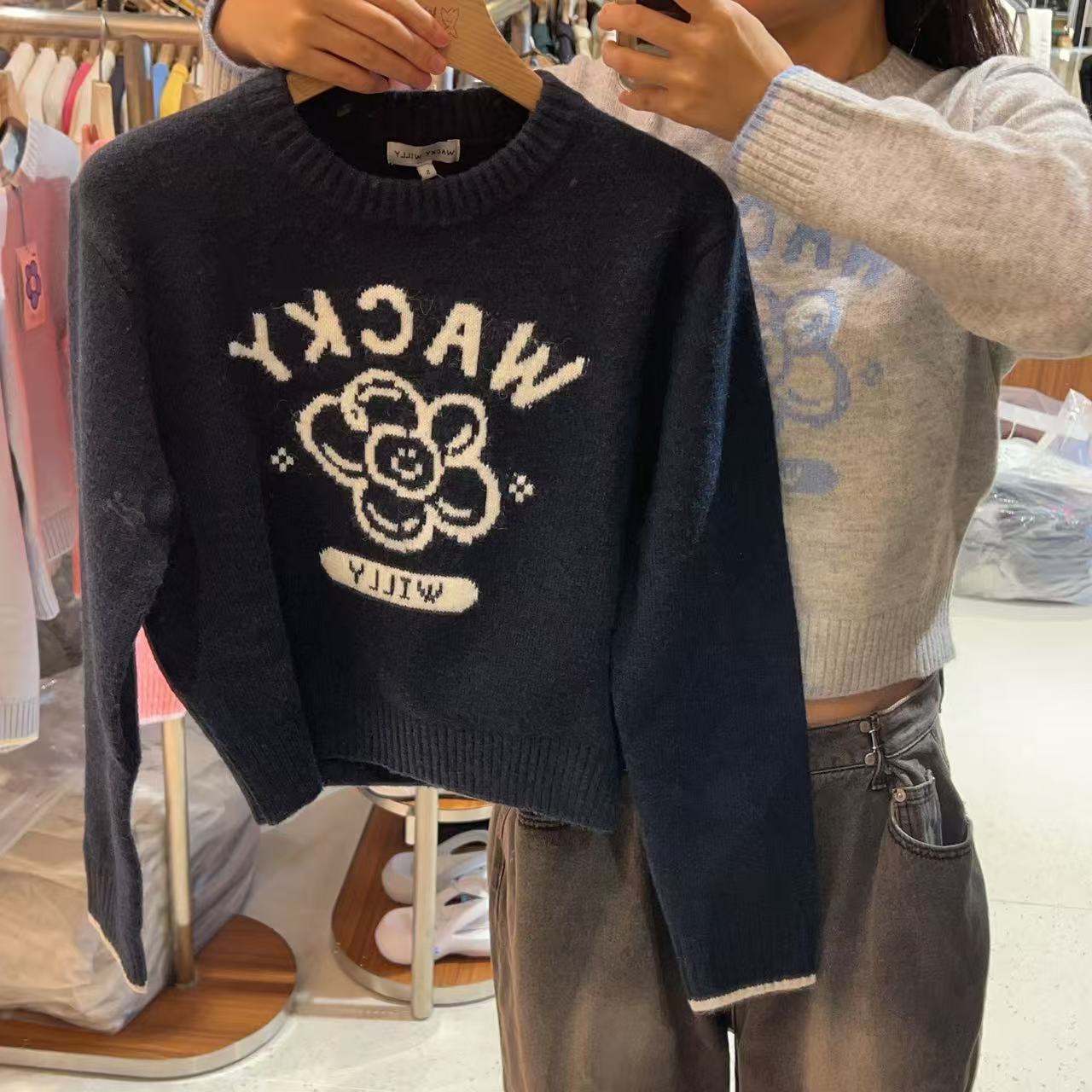 韓國 Wacky Willy Women's Big Lily Graphic Pullover【WW033】