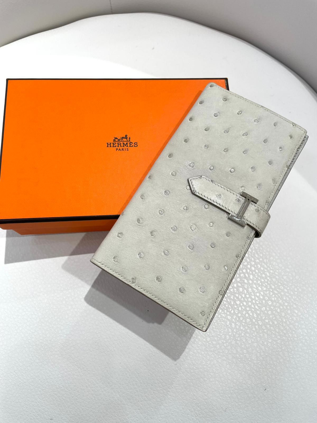 二手Hermes 鴕鳥皮長銀包 訂金 $500 總售價 $17980【JS543】