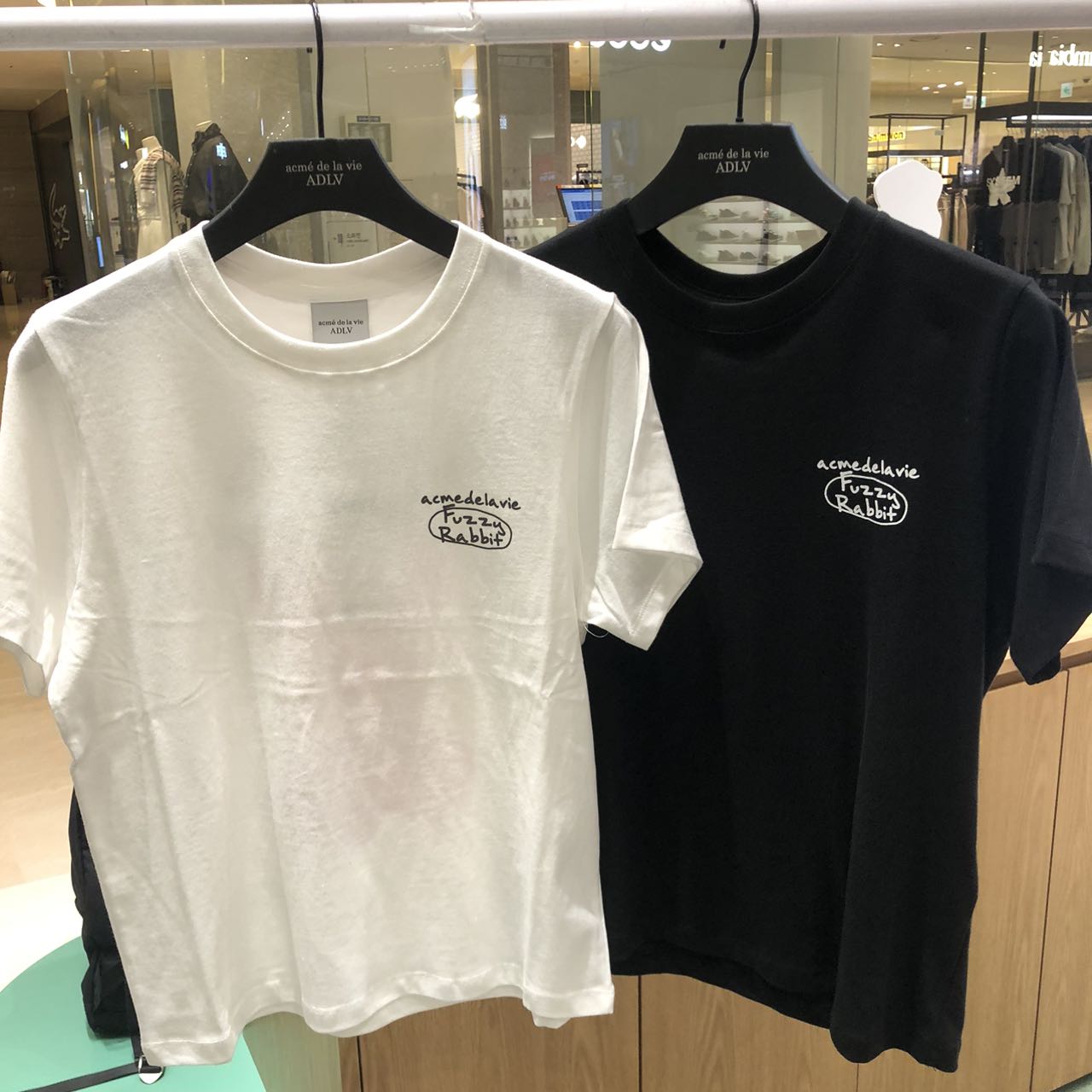 韓國 ADLV FUZZY RABBIT SHORT SLEEVE T-SHIRT【AD003】