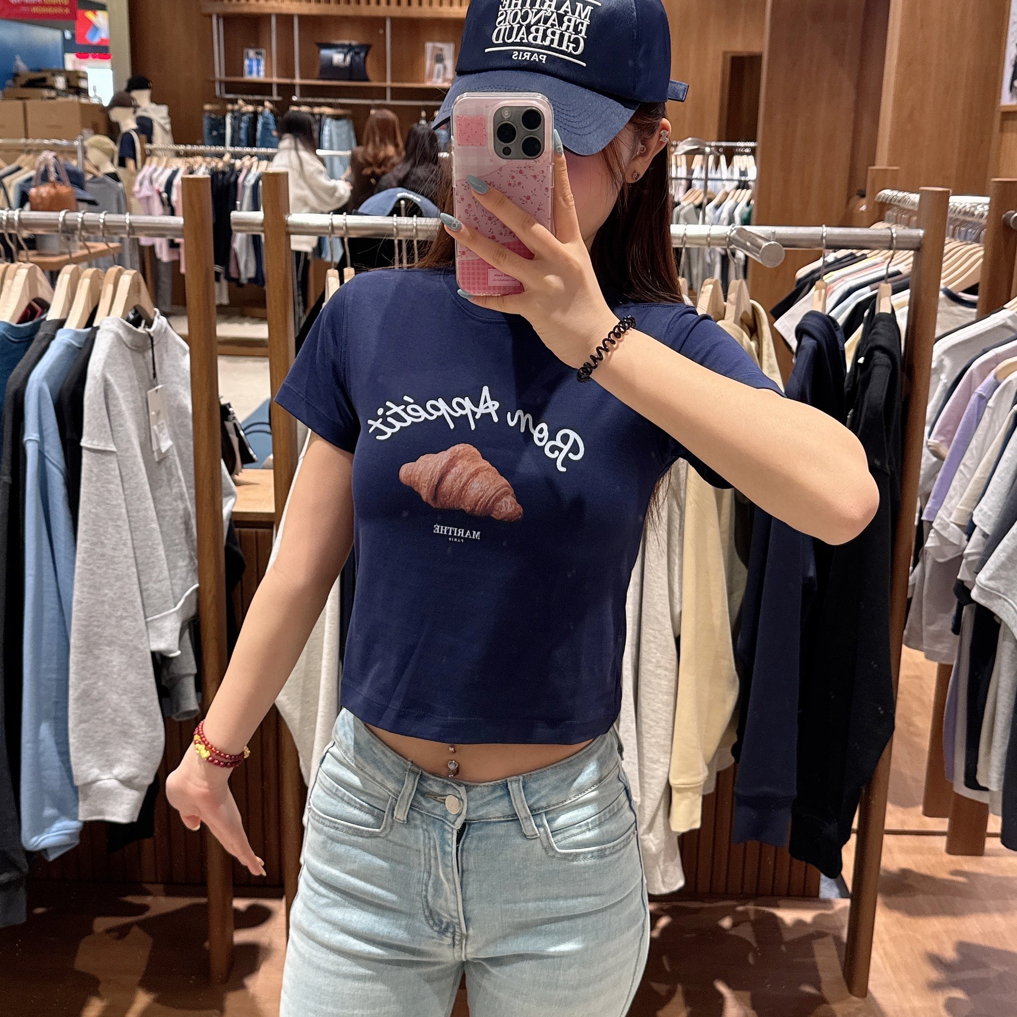 韓國 Marithe Francois Girbaud Women's SLIM FIT BREAD GRAHPIC CROP T-SHIRT【MF490】