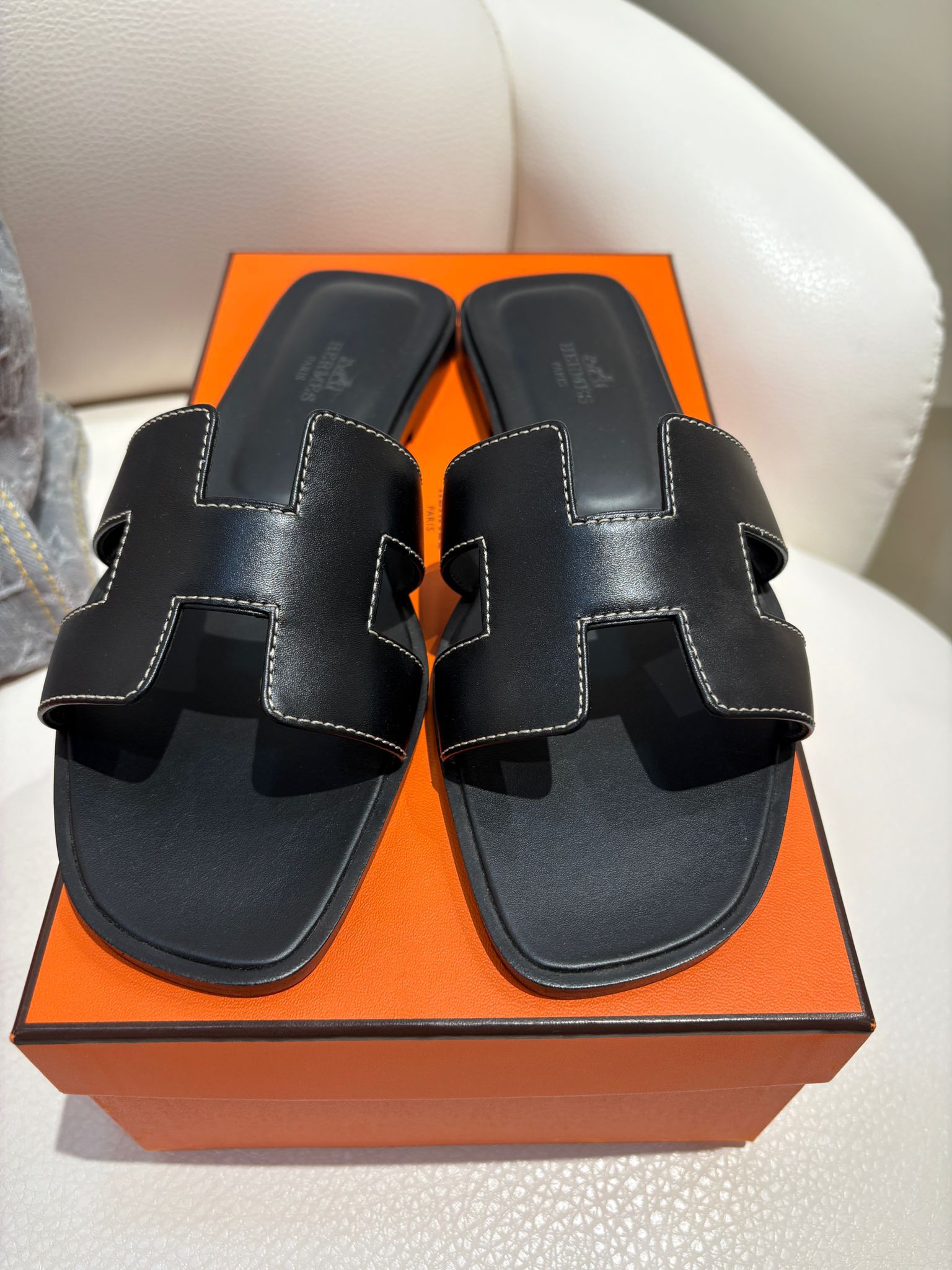 全新 Hermes 黑色平底拖鞋 【JS465】