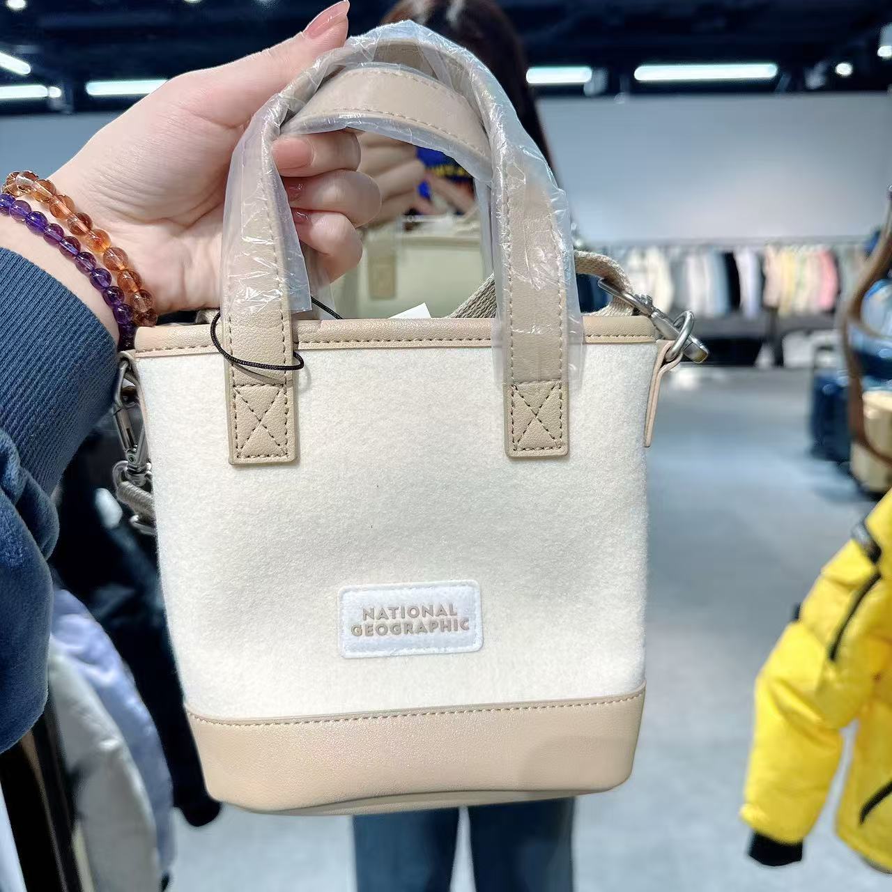 韓國 National Geographic Felt Cylinder Mini Crossbody Bag【NG123】