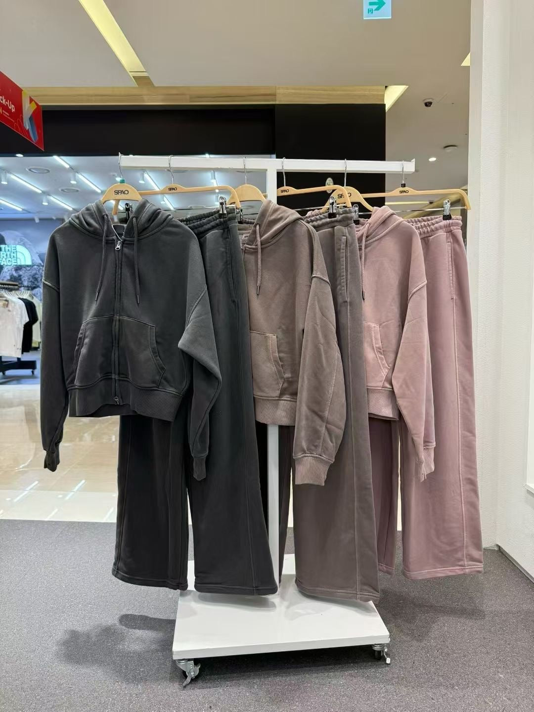 韓國 SPAO Pigment Wide Sweatpants【SP236】
