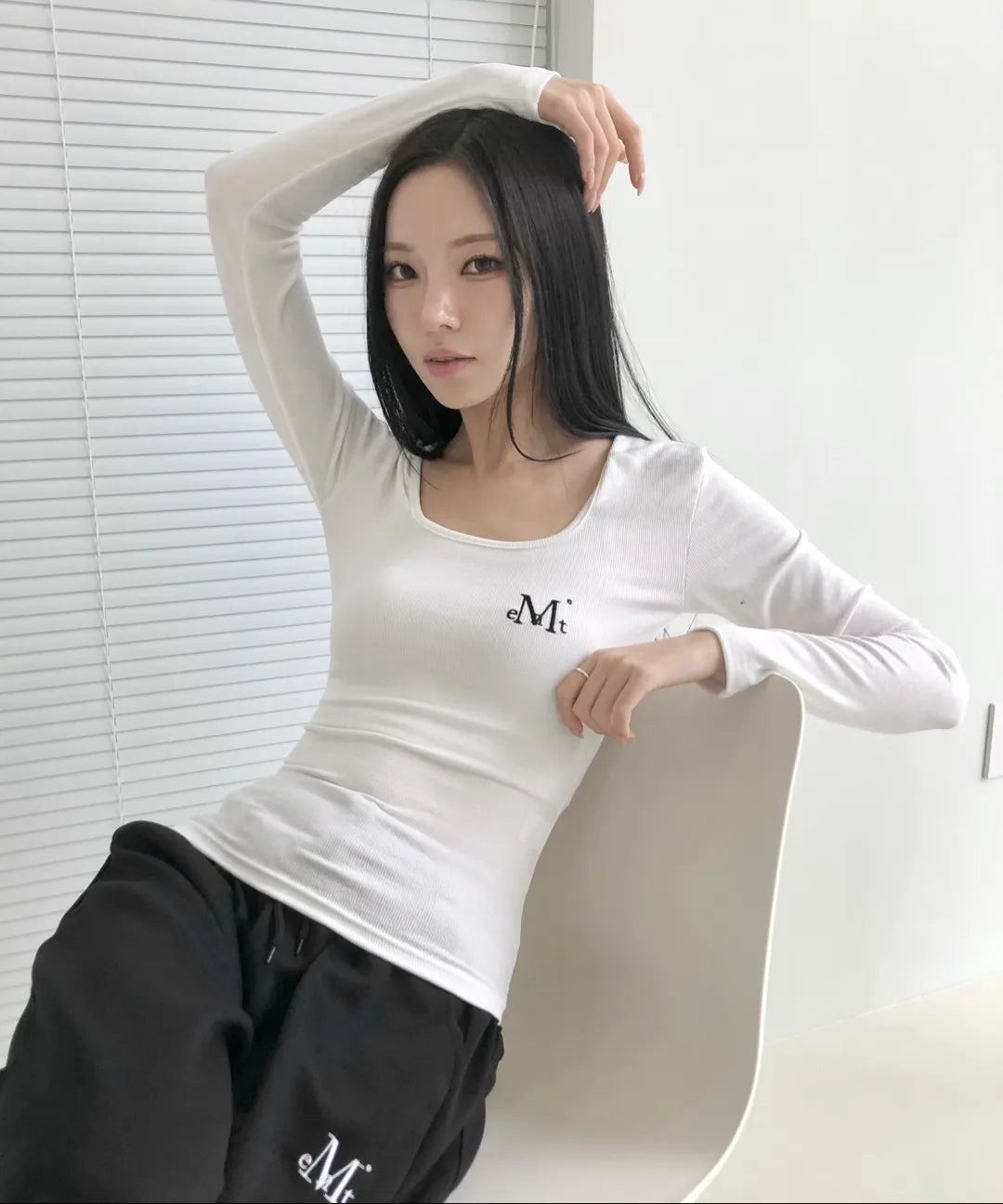 韓國 Mucent Luevve Square Neck Long Sleeve T【MU213】