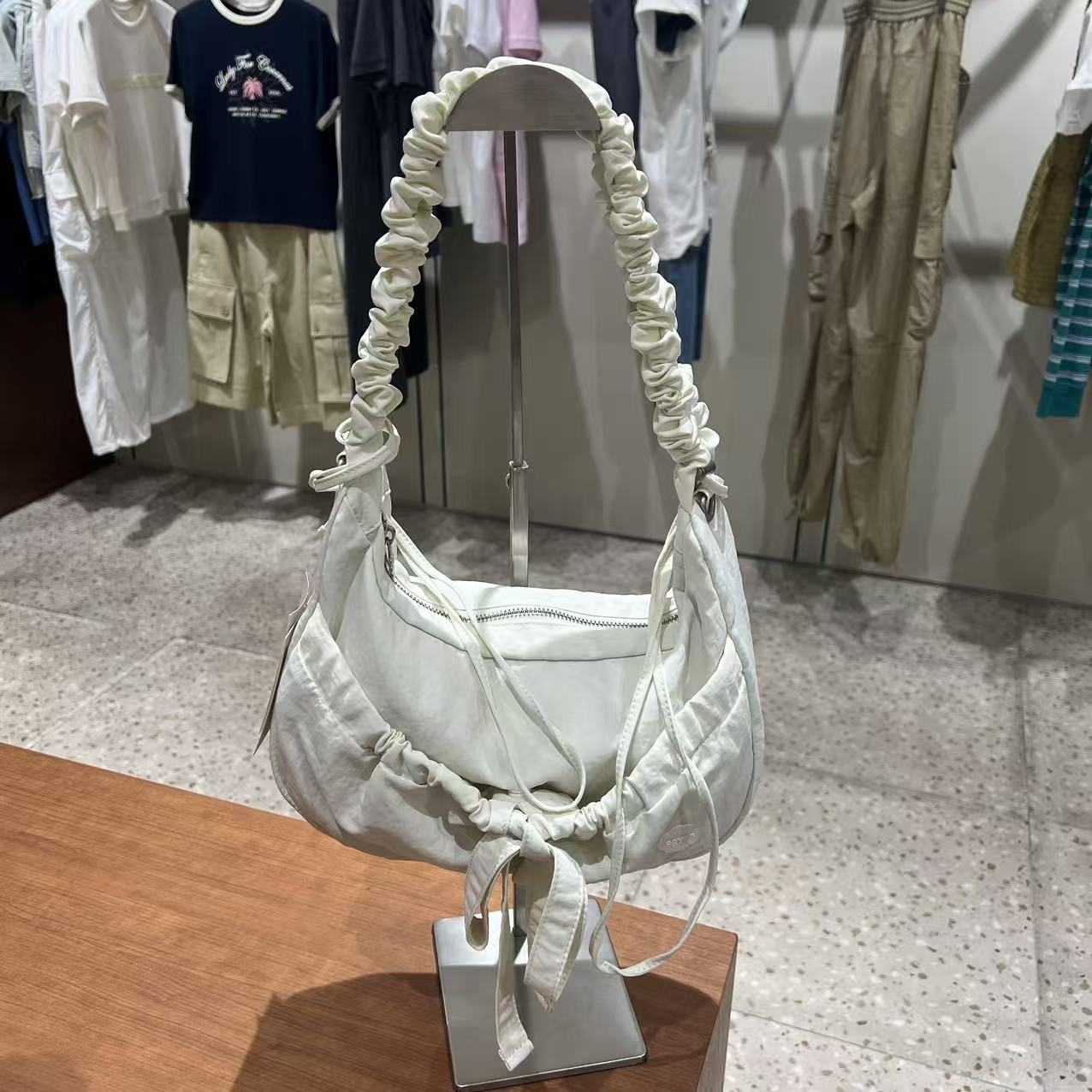 韓國 Covernat Cloverheart Shirring Medium Nylon Hobo Bag【CO012】