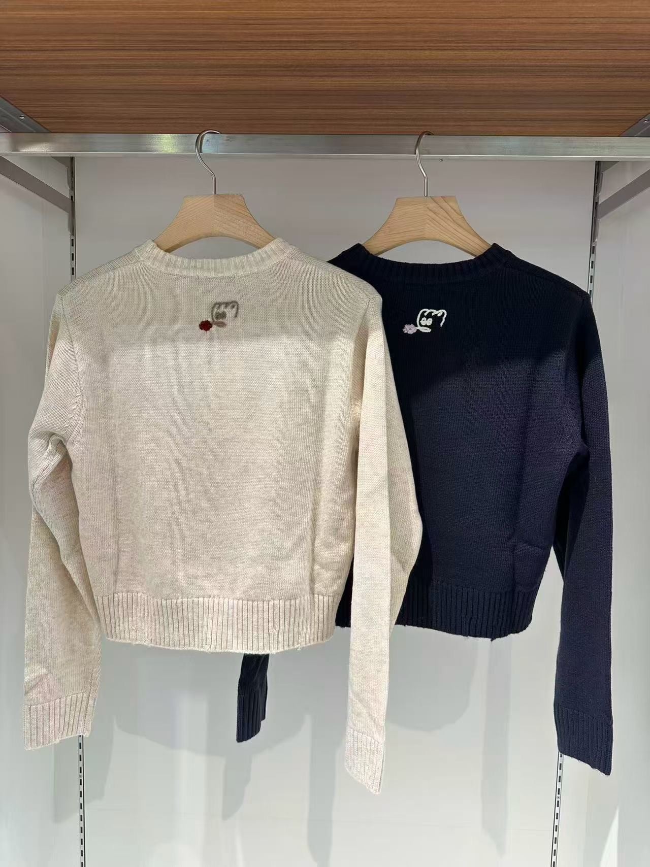 韓國 Wacky Willy Women's Leo Graphic Grunge Pullover【WW089】