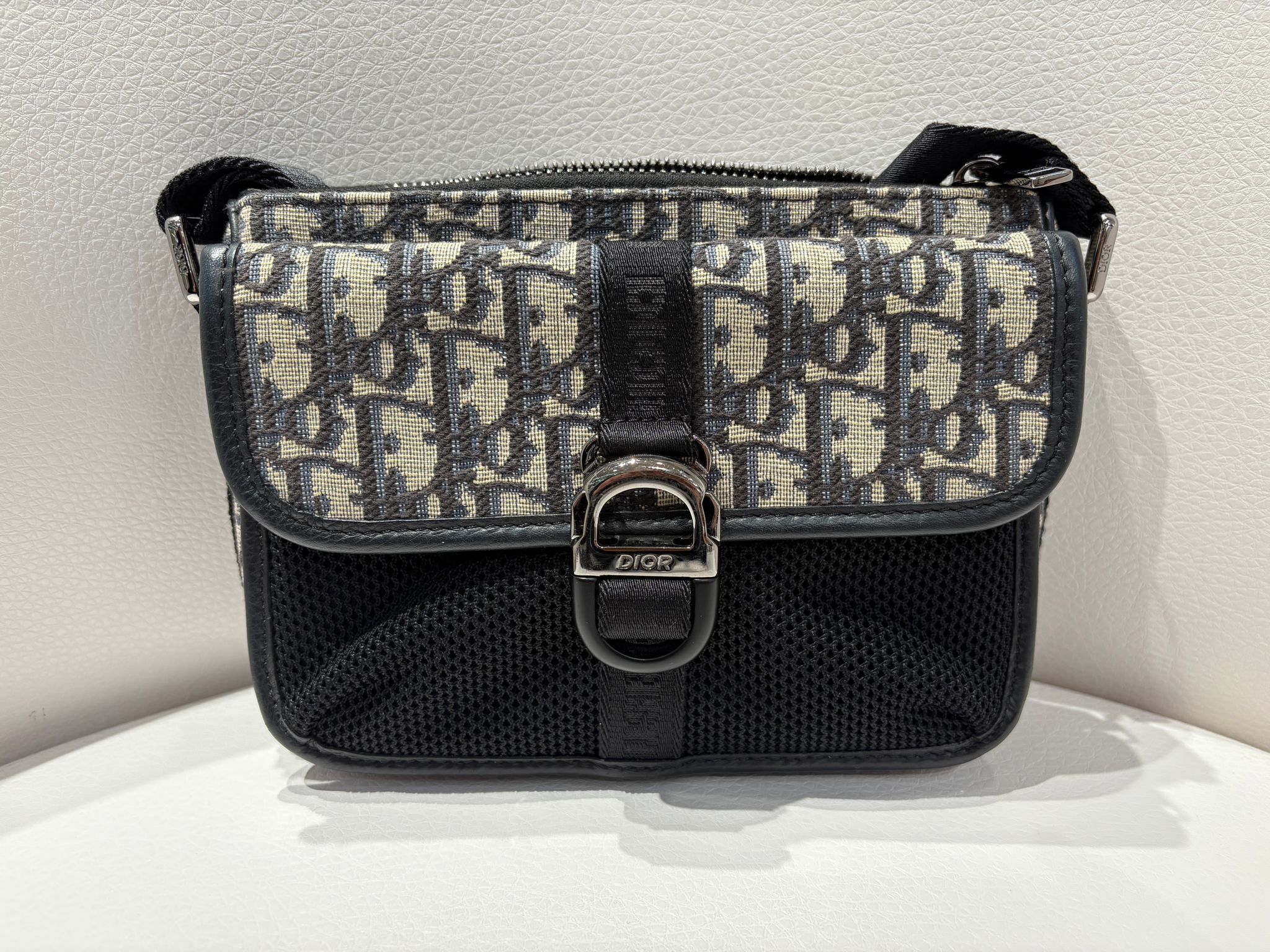 二手Dior 中性斜孭相機包  訂金 $500 總售價 $7800【JS608】