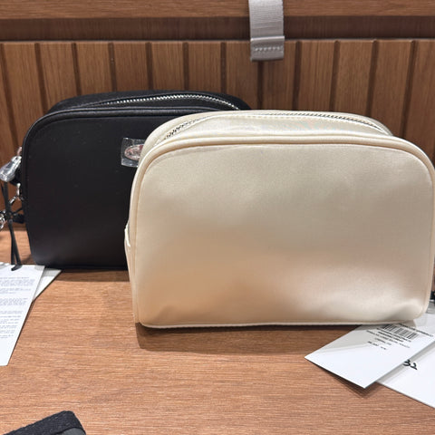 韓國 Marithe Francois Girbaud REGULAR LOGO SATIN POUCH 【MF309】 - STT Mall HK 靚太網購