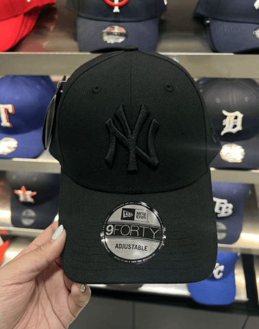 韓國 MLB New York Yankees black on black ball cap - STT Mall HK 靚太網購 -- Default Title
