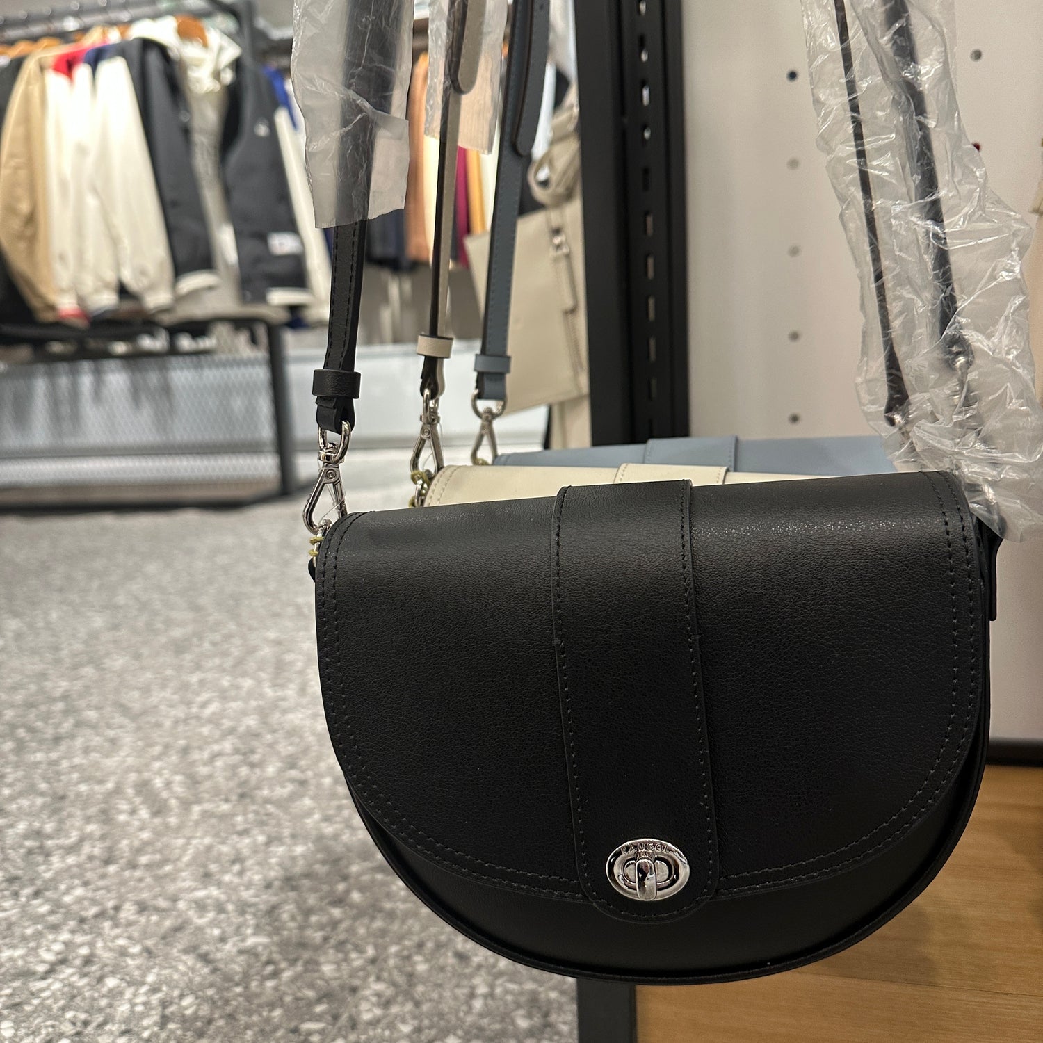 韓國 KANGOL Luna Leather Halfmoon Crossbag【KL114】