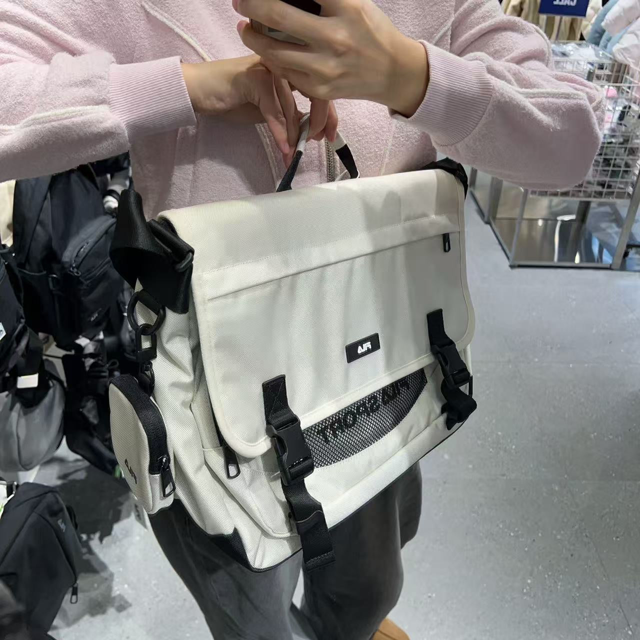 韓國 FILA Mesh Medium Messenger Bag【FA101】