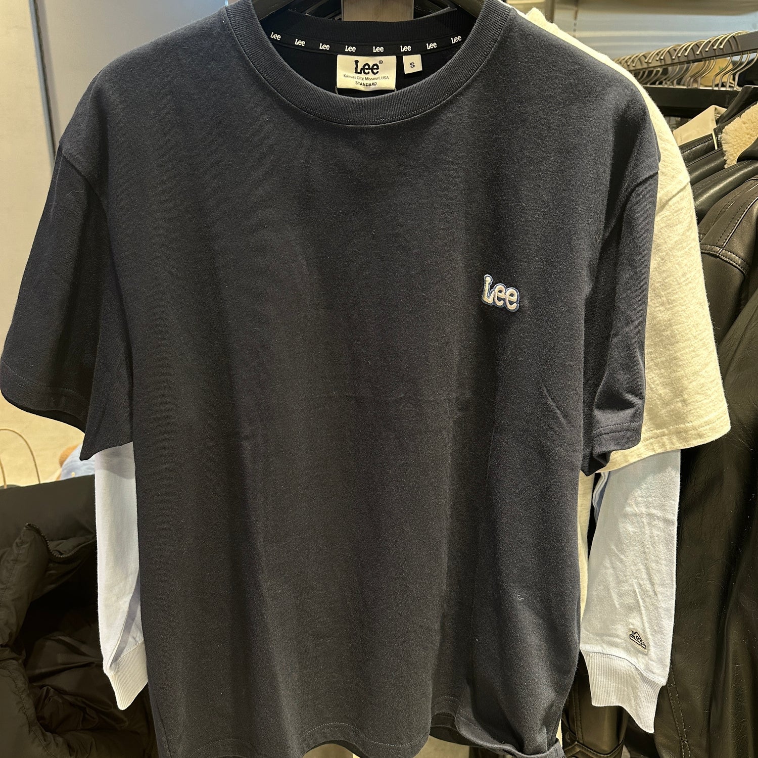 韓國 Lee Small Twitch Logo T-Shirt【LE025】