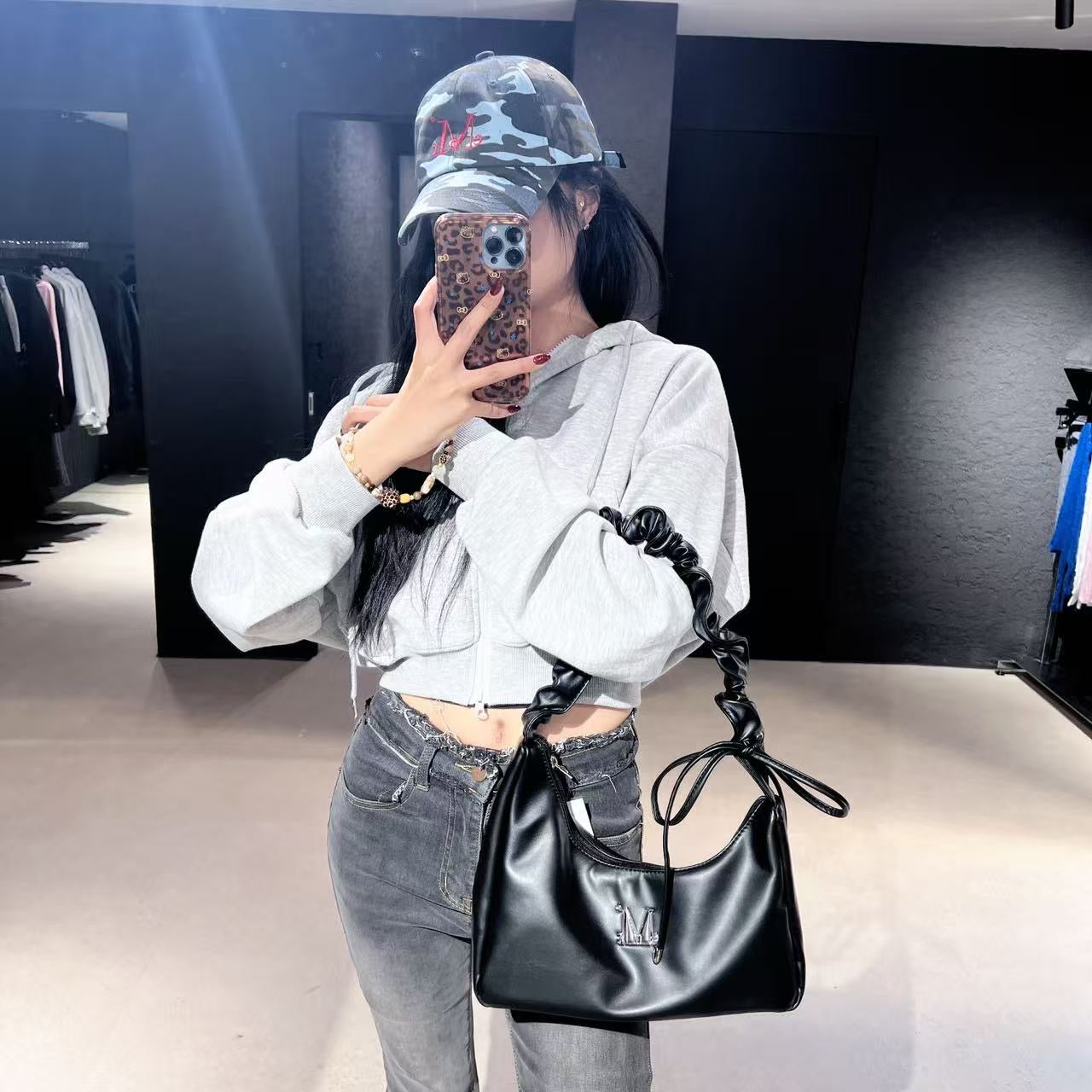 韓國 Mucent Roussel Metal Logo Shirring Cross Bag【MU108】