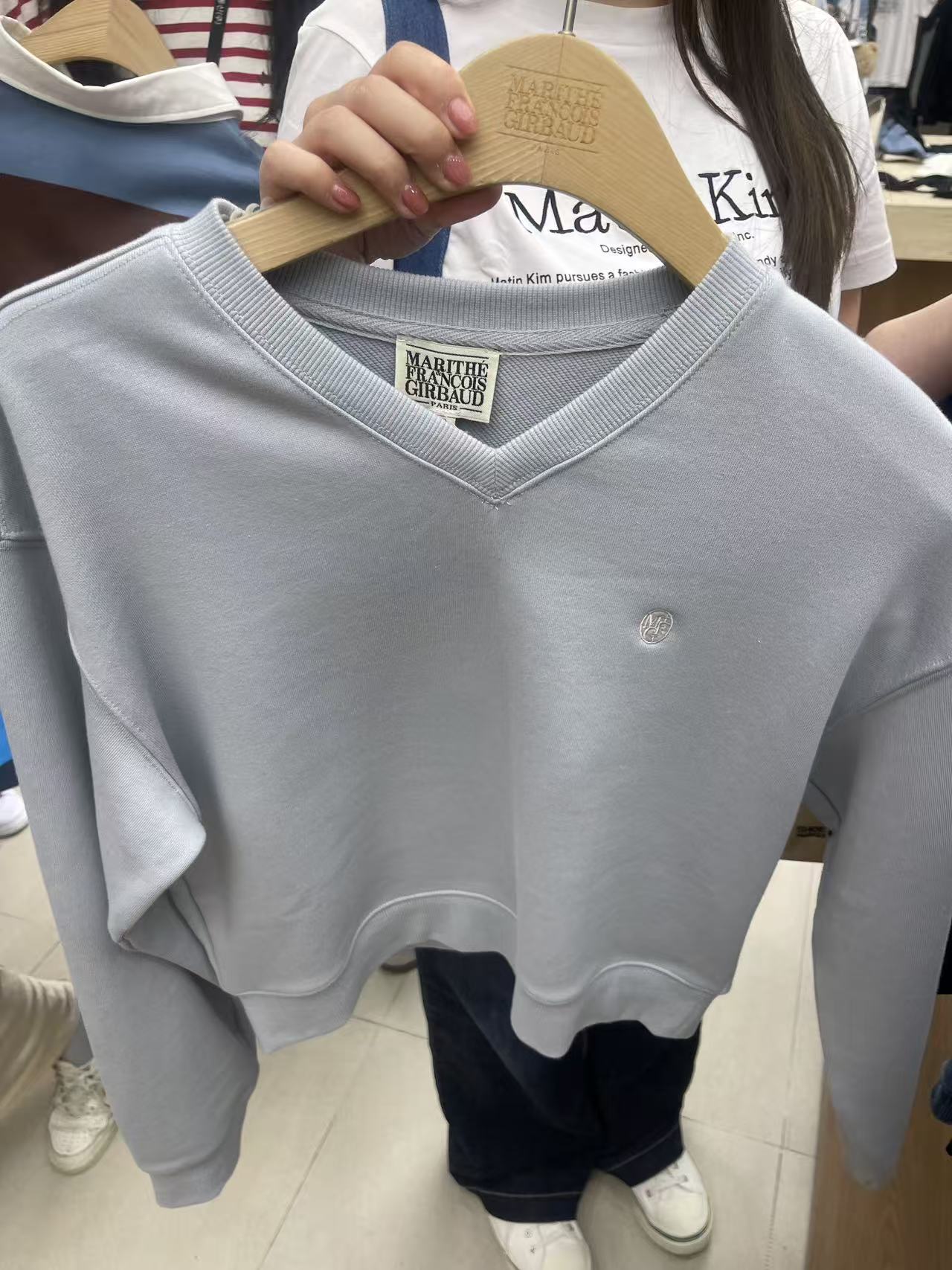 韓國 Marithe Francois Girbaud W Circle Logo V Neck Crop Sweatshirt【MF688】